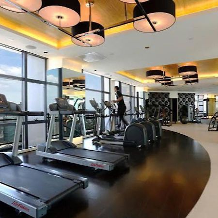 Gramercy Residences Манила Екстериор снимка